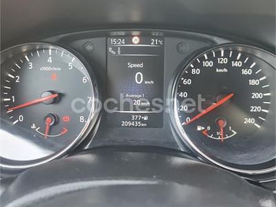 Granate Usado 2015 Nissan Qashqai Premium Edition SUV | 12.500 € (Caro)