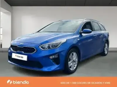 Usado Kia Ceed 136 CV (100 kW) 2022 Azul Utilitario