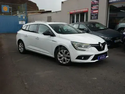 Usado Renault Mégane GrandTour LIMITED 115 CV (84 kW) 2019 Blanco Familiar