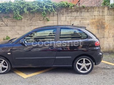 Usado Seat Ibiza 100 CV (73 kW) 2004 Negro Utilitario