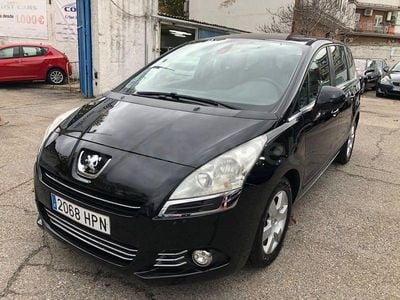 Usado Peugeot 5008 Access 115 CV (84 kW) 2013 Negro Monovolumen