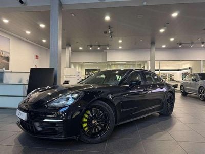 Porsche Panamera 4