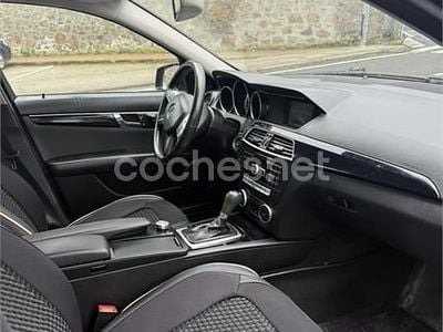 Usado Mercedes C200 136 CV (100 kW) 2013 Negro Berlina