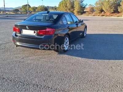 Usado BMW 318 150 CV (110 kW) 2018 Negro Berlina