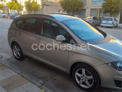 Usado Seat Altea XL Reference 105 CV (77 kW) 2010 Beige Monovolumen