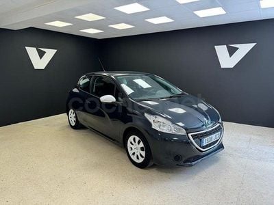 Usado Peugeot 208 Active 68 CV (50 kW) 2015 Negro Utilitario