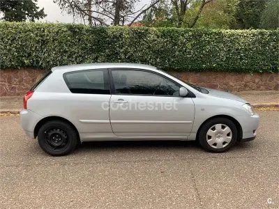 Usado Toyota Corolla Sol 90 CV (66 kW) 2004 Blanco Berlina