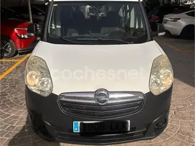 Usado Opel Combo Selective 95 CV (69 kW) 2012 Blanco Monovolumen