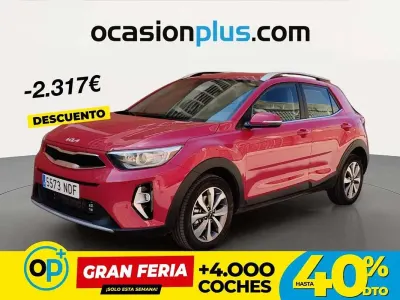 Usado Kia Stonic 101 CV (74 kW) 2025 Rojo SUV