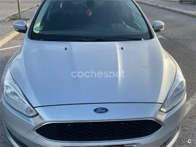 Usado Ford Focus Trend 125 CV (91 kW) 2016 Blanco Berlina