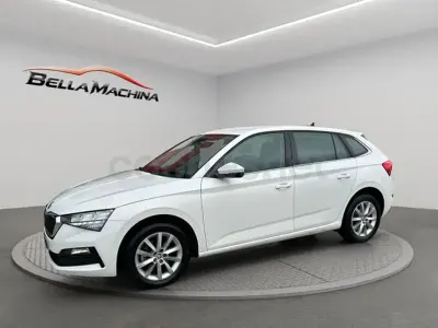 Usado Skoda 110 R Ambition 110 CV (80 kW) 2021 Blanco Berlina