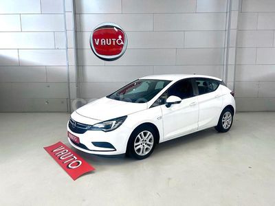 Usado Opel Astra Selective 110 CV (80 kW) 2018 Blanco Berlina
