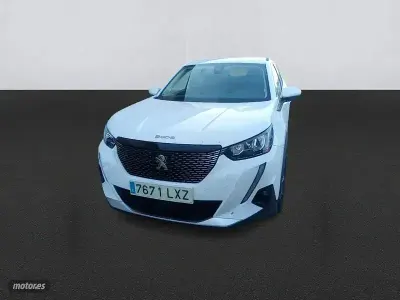 Usado Peugeot 2008 Allure 110 CV (80 kW) 2022 Blanco SUV