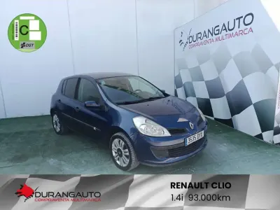 Usado Renault Clio Dynamique 98 CV (72 kW) 2006 Azul Utilitario