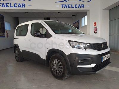 Usado Peugeot Rifter Active 100 CV (73 kW) 2022 Blanco Monovolumen