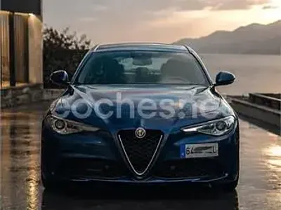 Usado Alfa Romeo Giulia Executive 160 CV (117 kW) 2019 Azul Berlina