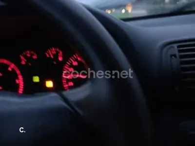 Usado Seat Toledo Stella 110 CV (80 kW) 2001 Negro Berlina