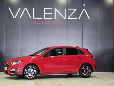 Usado Hyundai i30 N Line 120 CV (88 kW) 2024 Rojo Utilitario