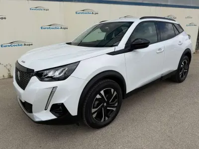 Usado Peugeot 2008 Allure 110 CV (80 kW) 2022 Blanco SUV