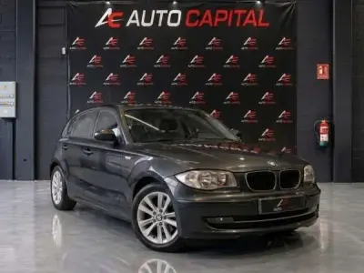 Usado BMW 116 116 CV (85 kW) 2007 Gris Utilitario