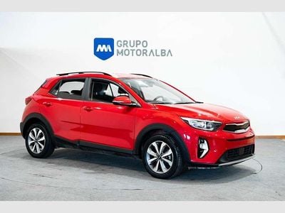 Rojo Usado 2024 Kia Stonic SUV | 15.990 € (Buen precio)