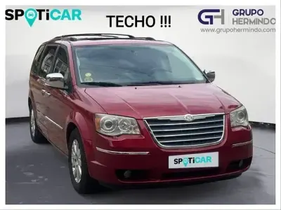 Używany Chrysler Voyager 163 KM (119 kW) 2010 Czerwony Minivan