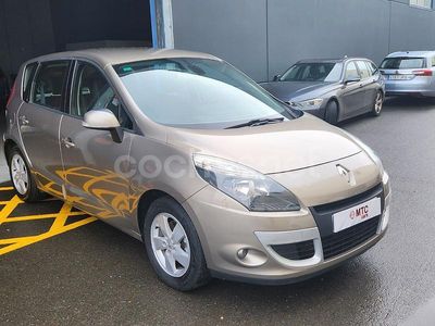 Beige Usado 2009 Renault Scénic III Expression Monovolumen | 6490 € (Un poco caro)