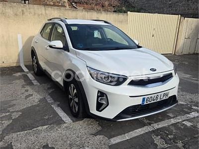 Usado Kia Stonic 84 CV (61 kW) 2022 Blanco SUV