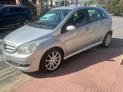 Usado Mercedes B180 109 CV (80 kW) 2008 Gris / plata Monovolumen