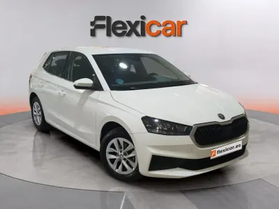 Usado Skoda Fabia Active 80 CV (58 kW) 2022 Blanco Utilitario