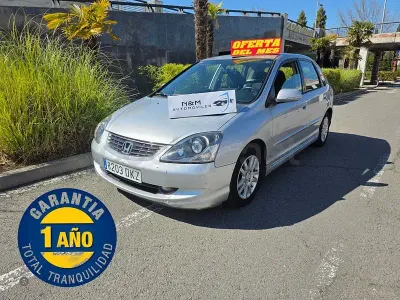 Usado Honda Civic LS 100 CV (73 kW) 2005 Gris / plata Berlina