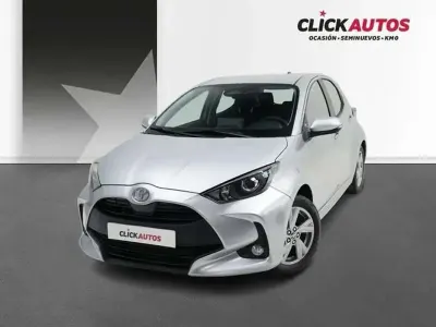 Usado Toyota Yaris Active 116 CV (85 kW) 2025 Gris Utilitario
