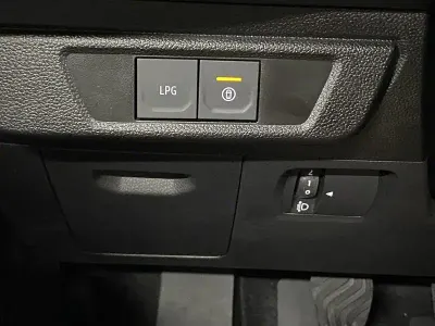 Usado Dacia Jogger Extreme 101 CV (74 kW) 2026 Gris Monovolumen