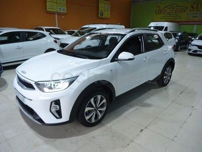 Usado Kia Stonic 84 CV (61 kW) 2022 Blanco SUV
