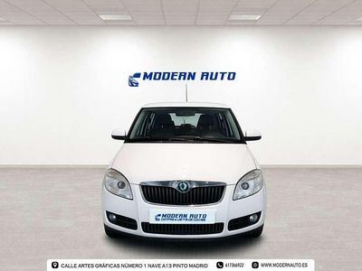 Blanco Usado 2010 Skoda Fabia Utilitario | 4600 € (Precio justo)