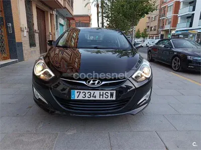 Usado Hyundai i40 115 CV (84 kW) 2013 Negro Berlina