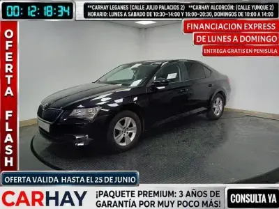 Usado Skoda Superb Ambition 150 CV (110 kW) 2018 Negro Familiar