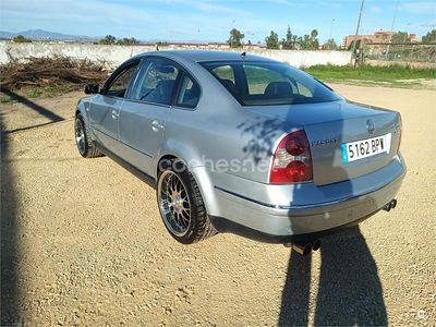 Usado VW Passat 275 CV (202 kW) 2001 Gris / plata Berlina