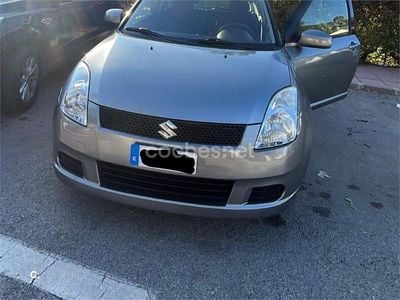 Usado Suzuki Swift GL 92 CV (67 kW) 2005 Gris / plata Berlina
