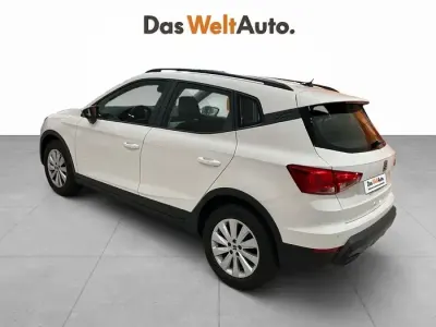 Usado Seat Arona Reference 95 CV (69 kW) 2022 Blanco SUV