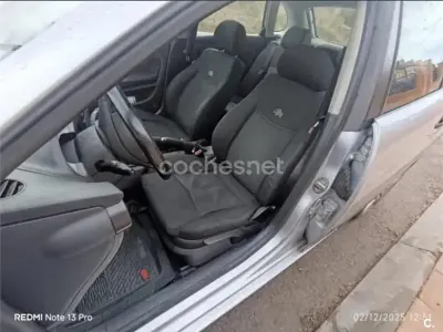 Usado Seat Ibiza Stylance 100 CV (73 kW) 2008 Gris / plata Berlina