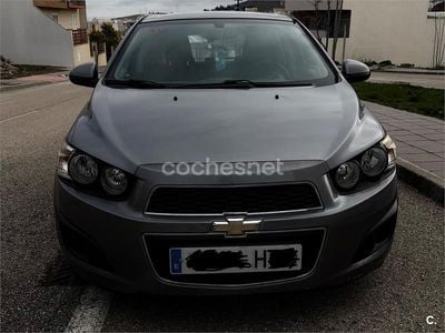 Usado Chevrolet Aveo LT 100 CV (73 kW) 2011 Gris / plata Berlina