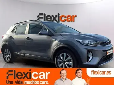 Usado Kia Stonic 84 CV (61 kW) 2023 Gris SUV