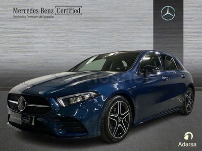Usado Mercedes A180 AMG line 116 CV (85 kW) 2022 Azul denim Berlina