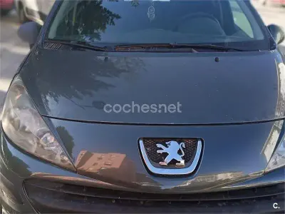 Usado Peugeot 207 70 CV (51 kW) 2009 Negro Berlina