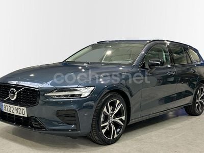 Azul Nuevo 2025 Volvo V60 Plus Familiar | 46.900 € (Precio justo)