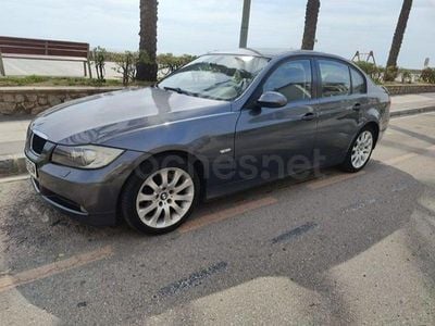 Usado BMW 320 177 CV (130 kW) 2008 Gris / plata Berlina