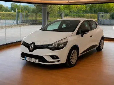 Usado Renault Clio IV Life 75 CV (55 kW) 2017 Blanco Berlina