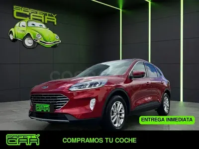 Usado Ford Kuga Titanium 150 CV (110 kW) 2022 Rojo SUV
