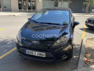 Usado Ford Fiesta Trend 70 CV (51 kW) 2012 Negro Berlina
